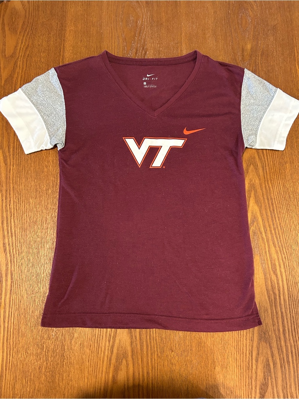 Virginia tech collegiate Hokies t shirt Nike size XS ladies short sleeve